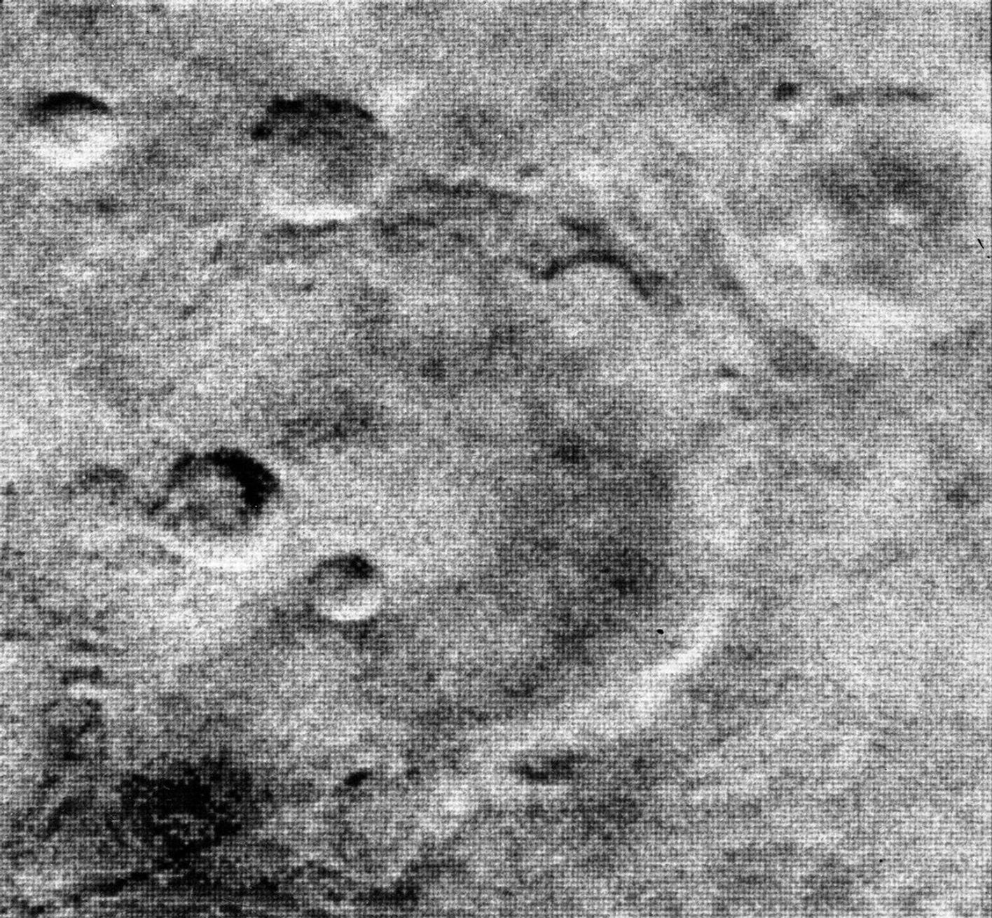 The clearest image from Mariner 4, with pixels visible